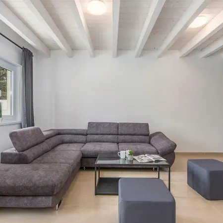 Marisol * Premantura