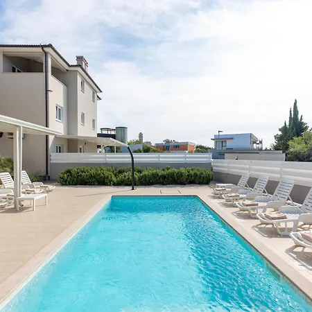Marisol Villa *