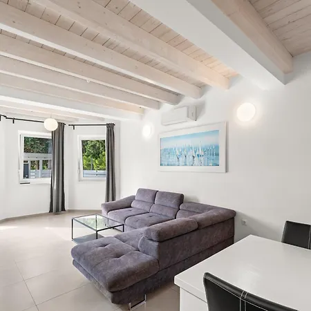 Marisol Villa