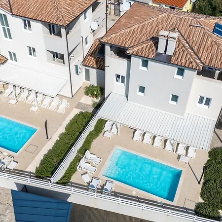 Marisol Villa