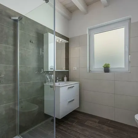 Marisol Вилла *