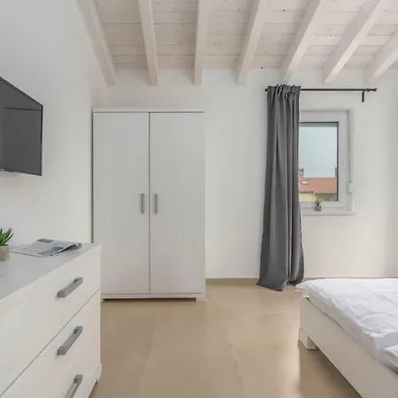 Marisol Villa